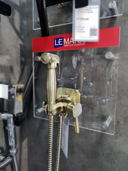 Гигиенический душ со смесителем Lemark Solo бронза LM7165B (детальная фотография), для туалета