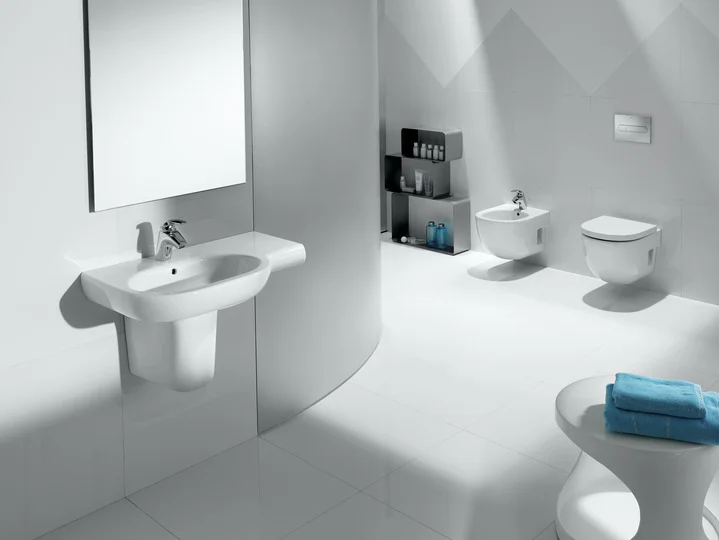 Биде подвесное Roca Meridian-N с горизонтальным выпуском 357245000 (детальная фотография), круглой формы