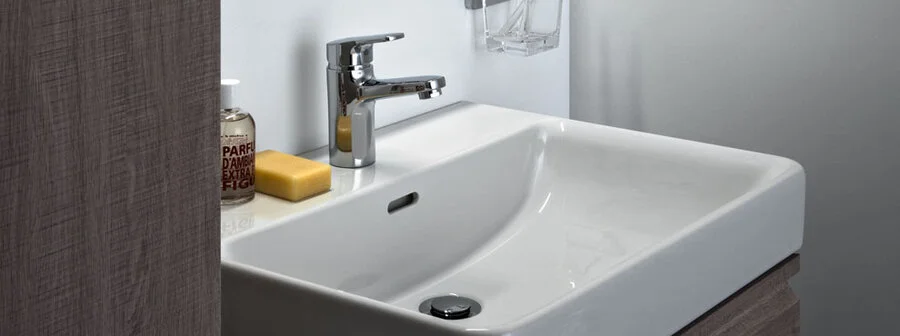 Раковина Laufen Pro S 56 см с 1 отверстием для смесителя, с отверстием перелива 8.1896.3.000.104.1 (детальная фотография), встраиваемые (в столешницу), пристенные