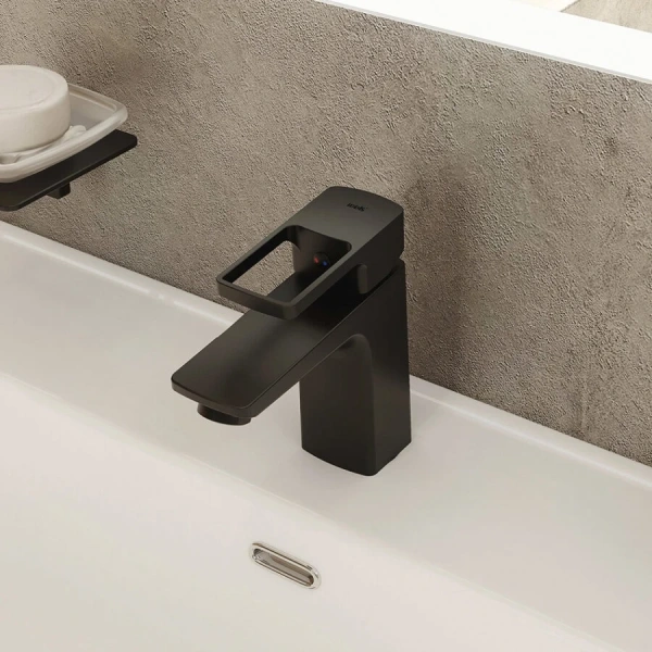 Смеситель для раковины IDDIS Bild однорычажный черный матовый BILBL00i01 (детальная фотография), из латуни, недорогие, прямоугольная форма