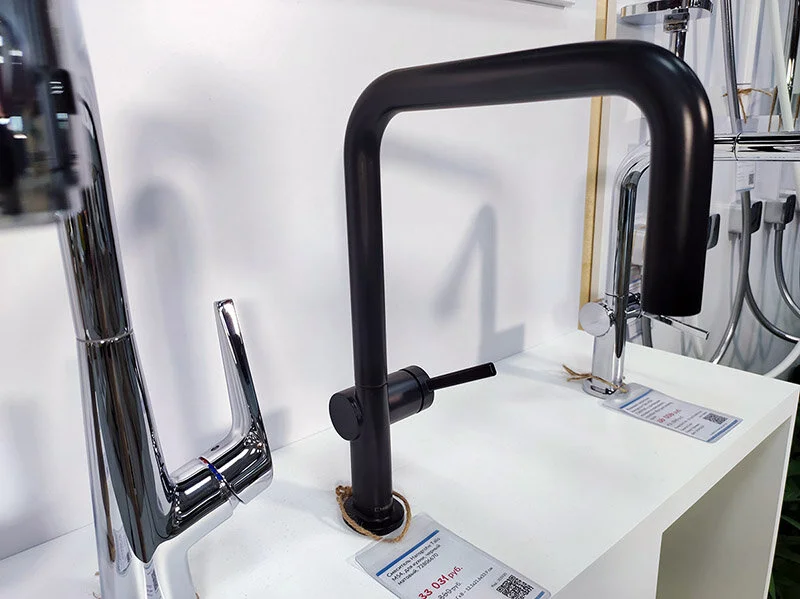 Смеситель для кухни Hansgrohe Talis M54 черный матовый 72806670 (детальная фотография), с поворотным изливом