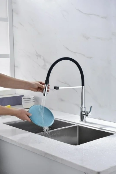 Смеситель для кухни Paulmark Halt Ha214021 с гибким изливом (детальная фотография), золото, белые, черные, комбинированные