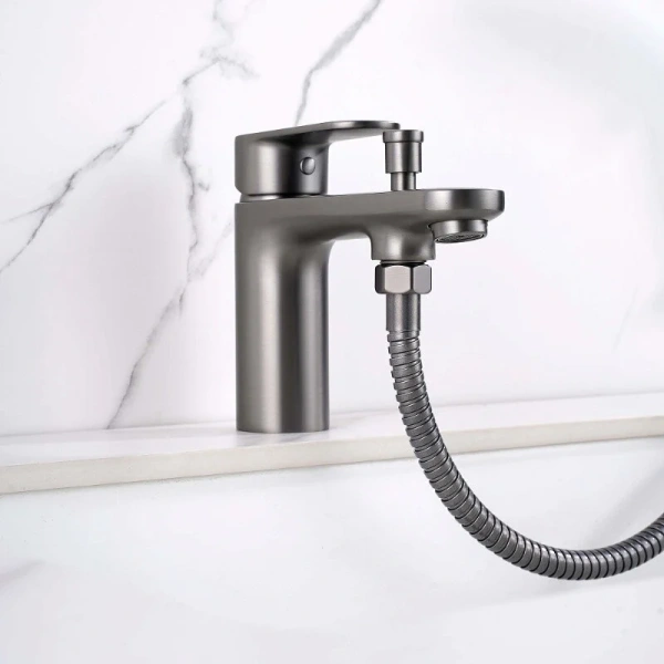 Смеситель для ванны Акватек Ника оружейная сталь AQ1844BGM (детальная фотография), с коротким изливом