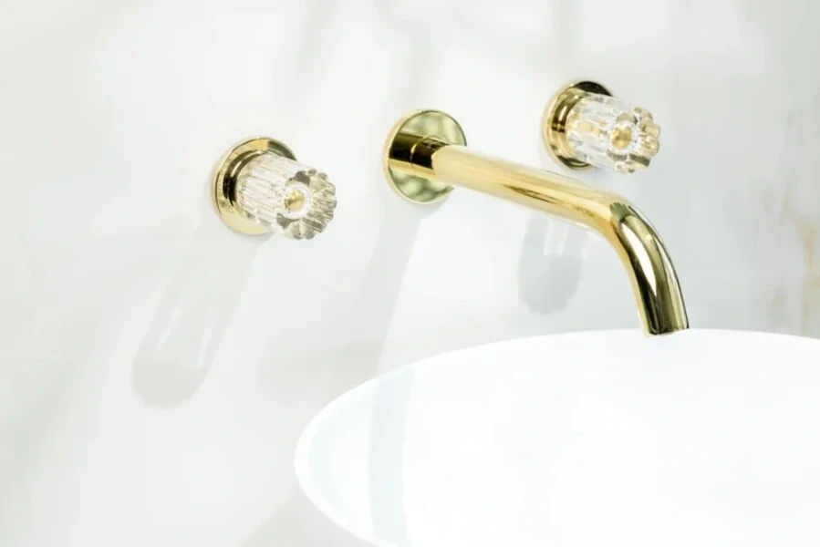 Смеситель для раковины Boheme Elegante золото 152-2-G-EL (детальная фотография), скрытого монтажа, встраиваемые в стену