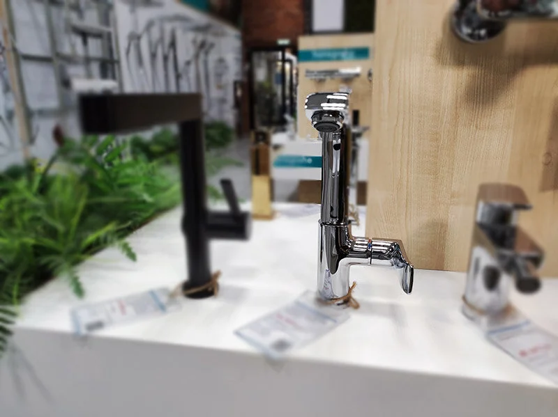Смеситель для раковины Hansgrohe Metris высокий 31087000 (детальная фотография), с 1 монтажным отверстием