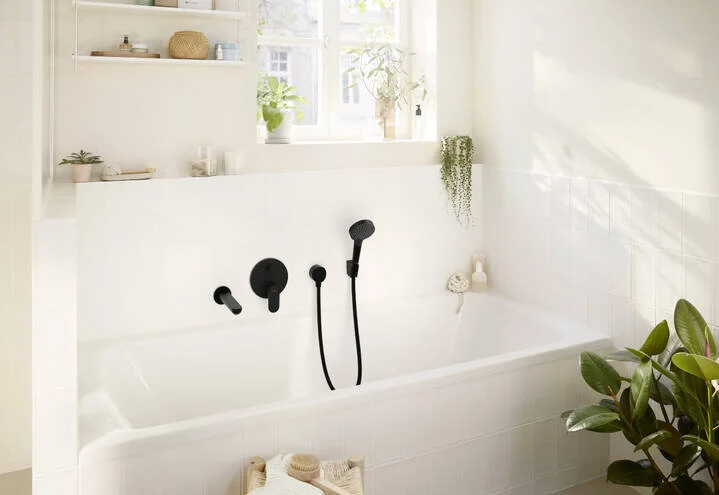 Смеситель для душа Hansgrohe Rebris черный матовый 72466670 (детальная фотография), однорычажные, двухрычажные