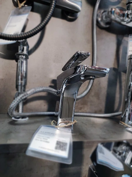 Смеситель для раковины Lemark Bellario хром LM6806C (детальная фотография), на раковину