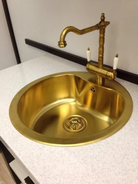 Смеситель для кухни Omoikiri Amagasaki-АB античная латунь 4994292 (детальная фотография), классические, ретро, с элементами керамики, декорированные