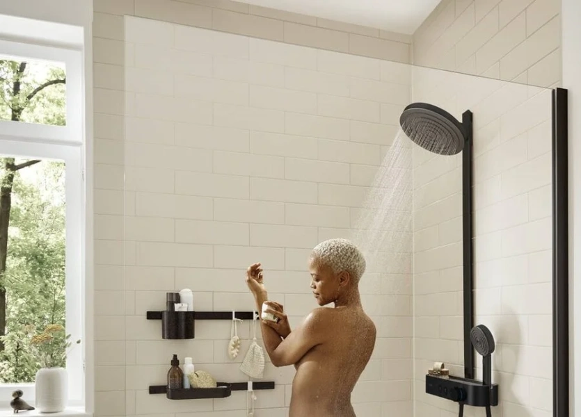 Душевая стойка Hansgrohe Pulsify черная матовая 24240670 (детальная фотография), черные