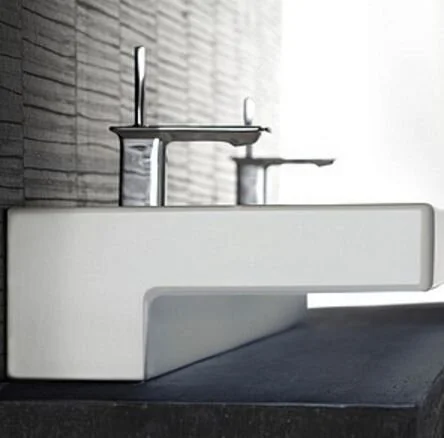 Раковина двойная Jacob Delafon Terrace 150 см с подсветкой, белая EXA9112-00 (детальная фотография), большая, прямоугольной формы, широкая