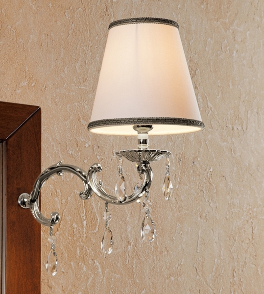 Светильник для ванной, крепление на раму, абажур белого цвета, La Beaute LU10B.S (детальная фотография)