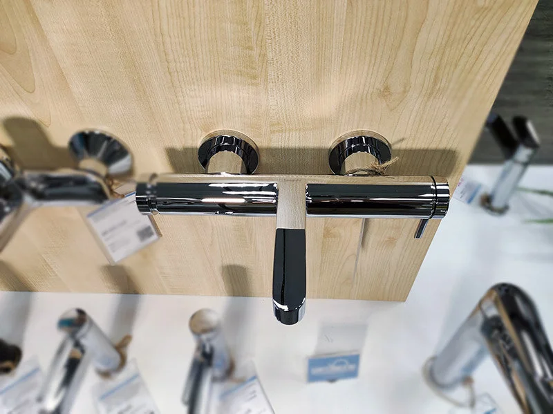 Смеситель для ванны Hansgrohe Finoris хром 76420000 (детальная фотография), однорычажные, двухрычажные