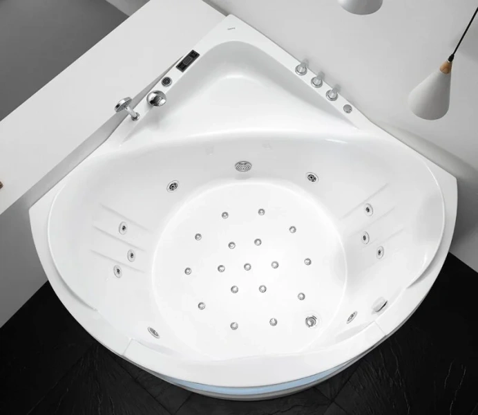 Акриловая ванна пристенная Gemy G9247 K (детальная фотография)