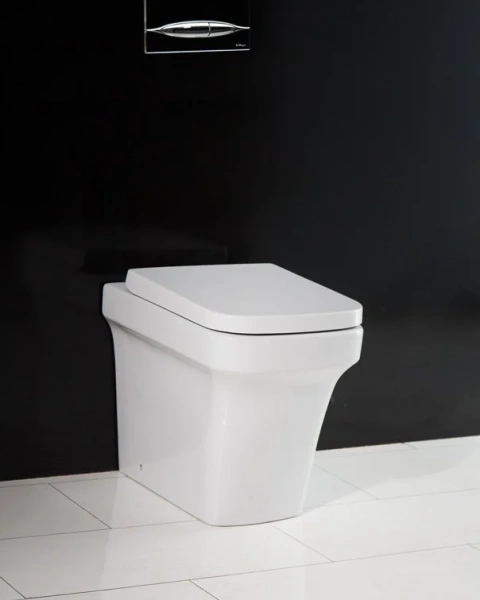 Унитаз напольный Belbagno Marco BB118CB с горизонтальным выпуском, белый (детальная фотография), без бачка, со скрытым бачком