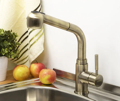 Смеситель для кухни WasserKRAFT светлая бронза, с выдвижной лейкой A8237 (детальная фотография), бронза