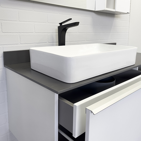 Тумба с раковиной подвесная Comforty Милан 120 см белая глянцевая 00-00014697CF (детальная фотография), современная, hi-tech