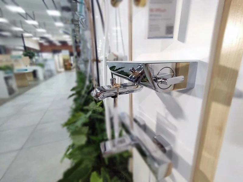 Смеситель для ванны Hansgrohe Ecostat Select полочка хром/белый 13141400 (детальная фотография), с термостатом