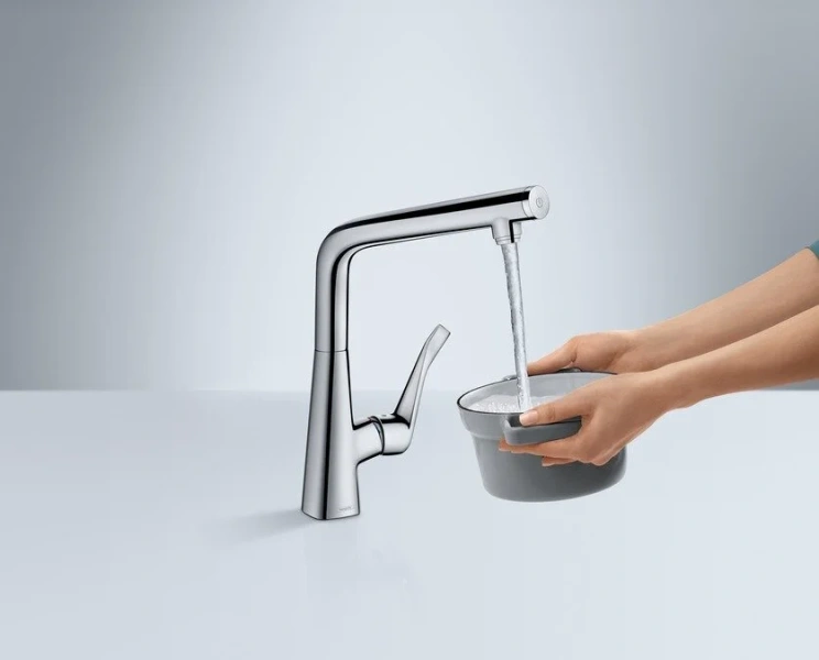Смеситель для кухни Hansgrohe Metris Select 14883 с поворотным изливом (детальная фотография), современные, hi-tech