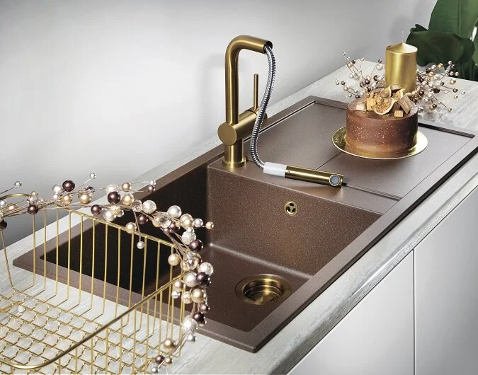 Смеситель для кухни Omoikiri Akashi-S-LG светлое золото 4994263 (детальная фотография), золото