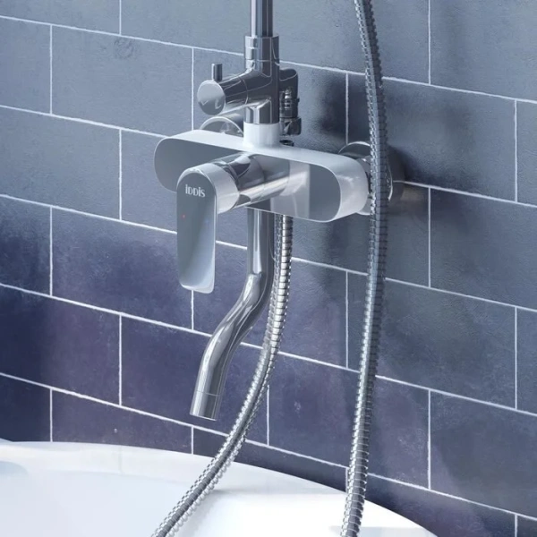 Душевая стойка IDDIS Cloud с изливом (детальная фотография), с тропическим душем