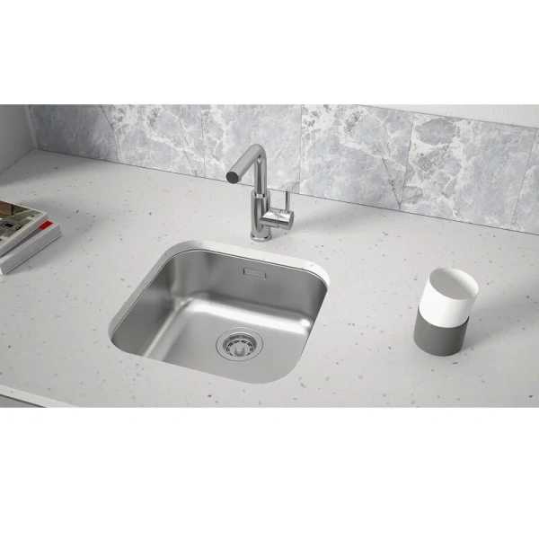 Мойка для кухни Paulmark Vello 44 см нержавеющая сталь VE44-BS (детальная фотография), квадратная