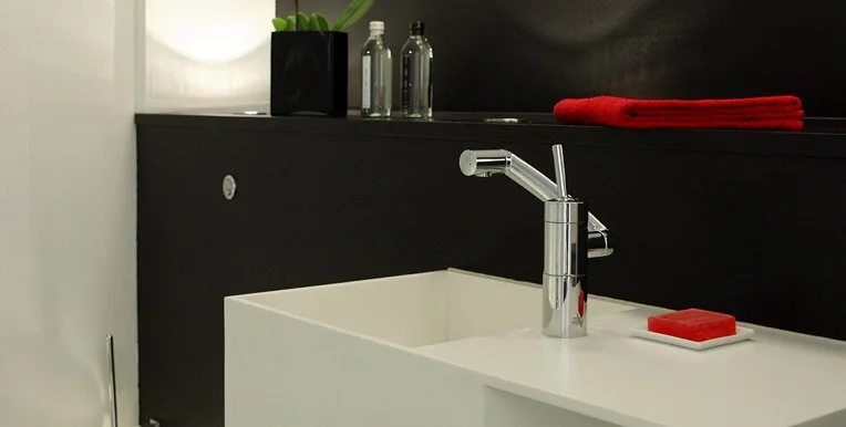 Смеситель для раковины Damixa Arc 290217464 (детальная фотография), с поворотным изливом