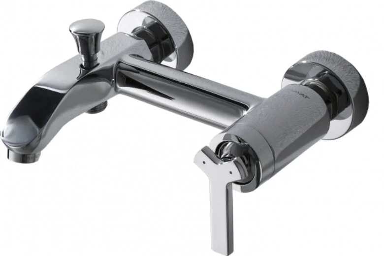 Смеситель для ванны Bravat Waterfall F673107C-01 (детальная фотография)