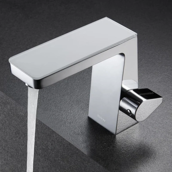 Смеситель для ванны Black&White Universe хром 7750U (детальная фотография), современные, hi-tech