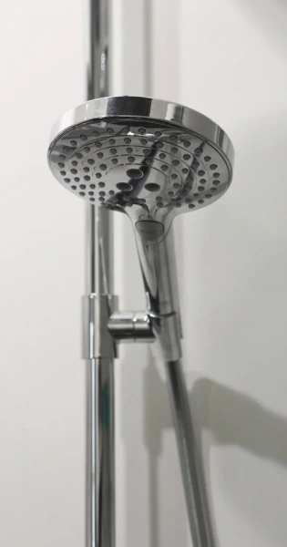 Душевая стойка Hansgrohe Raindance Select 27133 с термостатом (детальная фотография), без излива