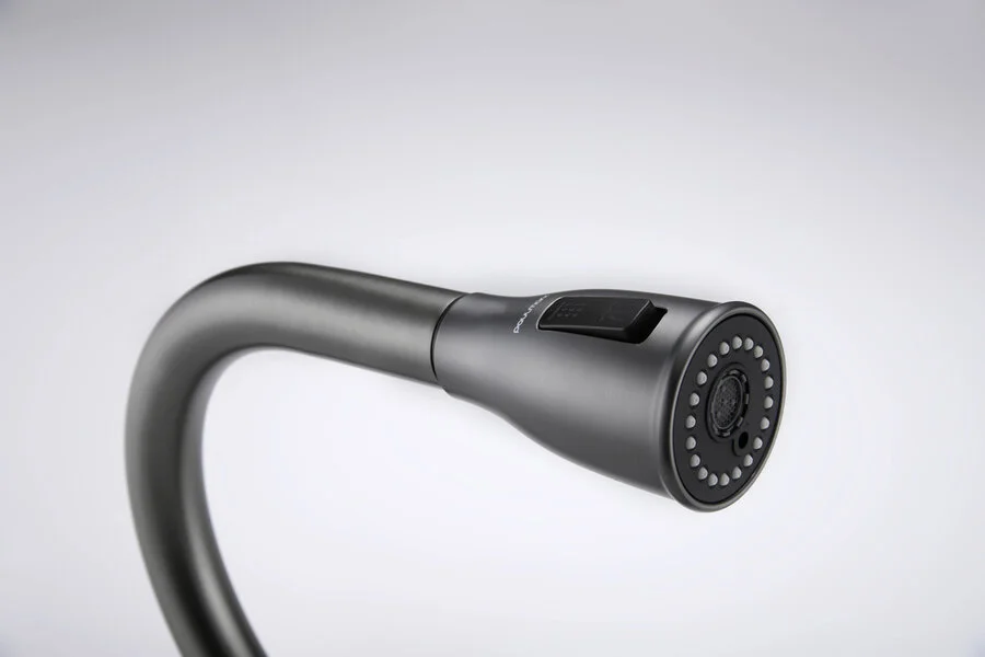 Смеситель для кухни Paulmark Lange вороненая сталь La214212-GM (детальная фотография), на мойку, на столешницу