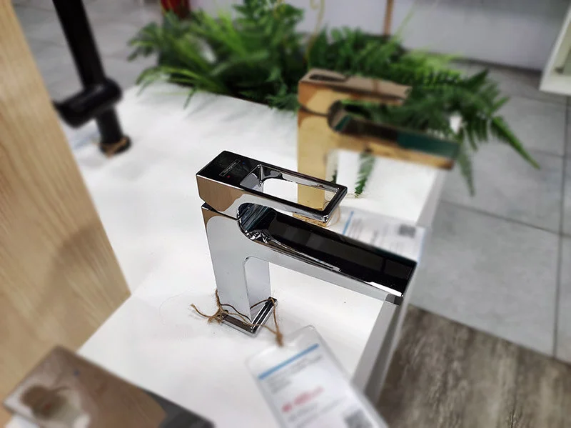 Смеситель для раковины Hansgrohe Metropol однорычажный 74506000 (детальная фотография), на раковину