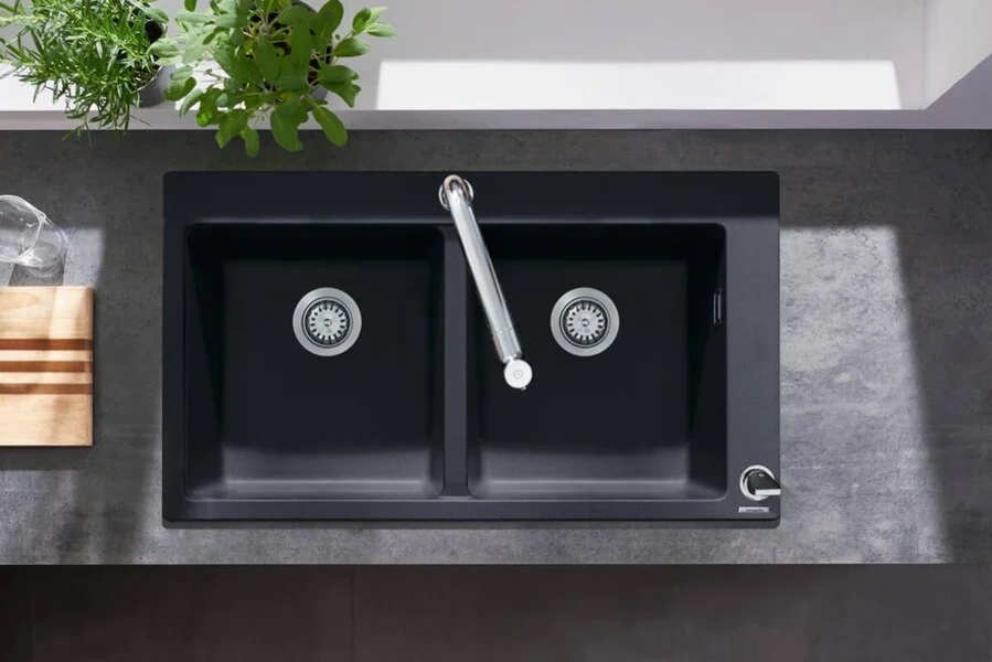 Смеситель для кухни Hansgrohe Metris Select M71 73804 на 2 отверстия (детальная фотография), высокие, округлая форма