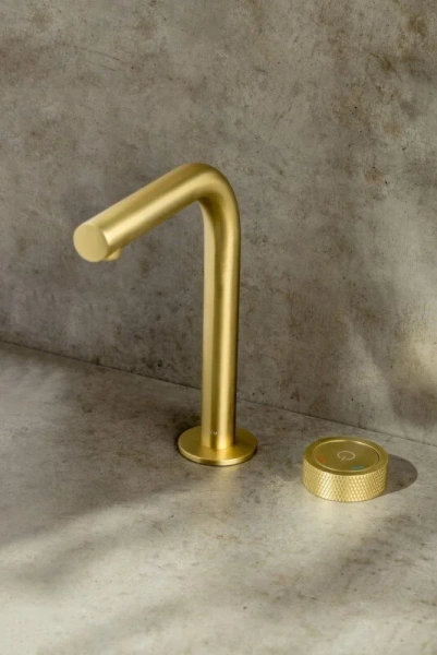 Смеситель для раковины Boheme Tech автоматический золото матовое 158-MG (детальная фотография), из латуни, округлая форма