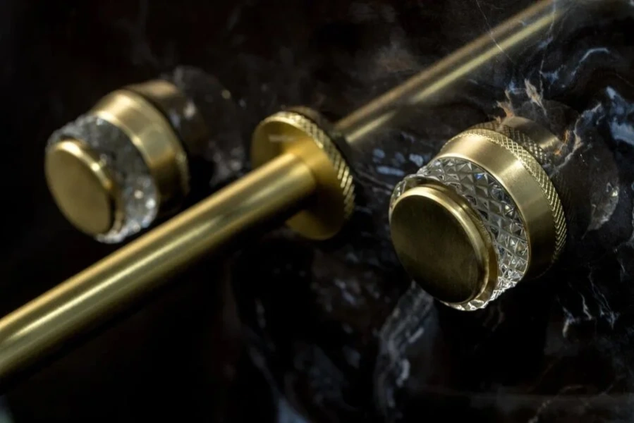 Смеситель для раковины Boheme Aura золото матовое 152-2-MG-A (детальная фотография), золото