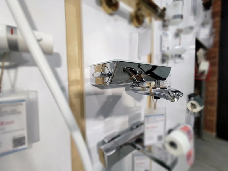 Смеситель для ванны Hansgrohe Ecostat Select полочка хром/белый 13141400 (детальная фотография), для ванны index_1