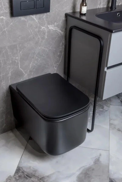 Унитаз подвесной Boheme Mane черный матовый 970-SET-B (детальная фотография), безободковые, сиденье с микролифтом , с антивсплеском