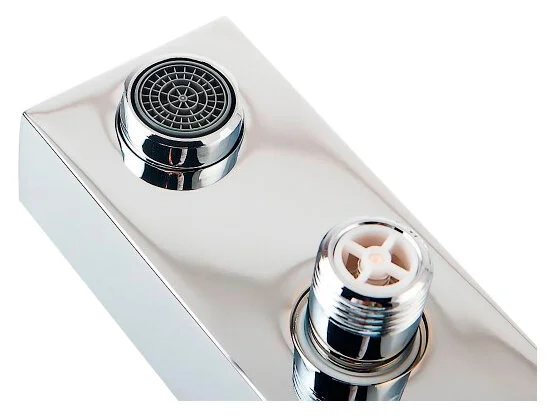 Смеситель для ванны Grohe Eurocube 23141000 (детальная фотография), хром