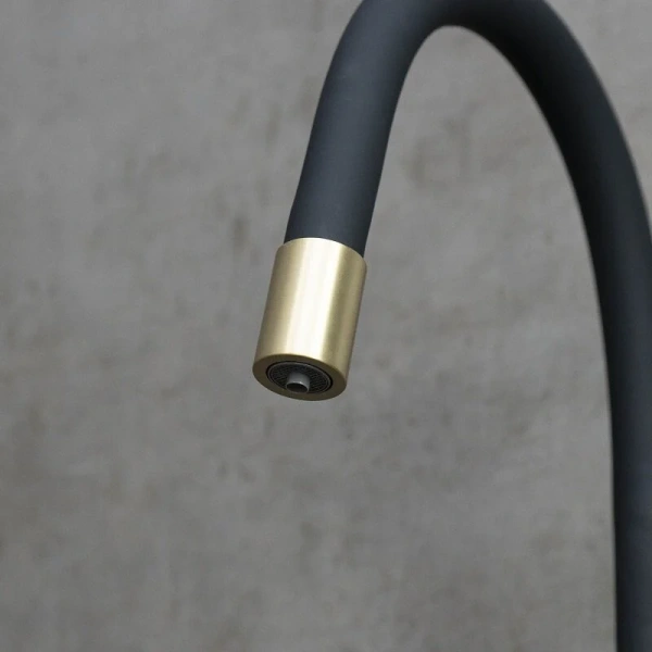 Смеситель для кухни Lemark Expert золото/черный LM5083LGN-Black (детальная фотография), золото, черные, комбинированные