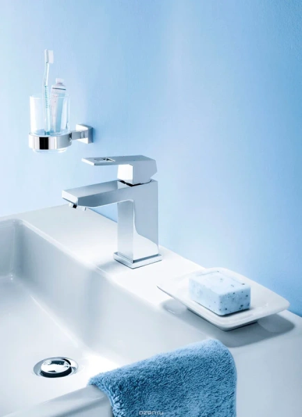 Смеситель для раковины Grohe Eurocube 23132000 (детальная фотография), хром