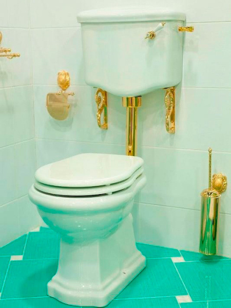 Унитаз напольный с высоким бачком Migliore Bella 2062 с золотой фурнитурой (детальная фотография), напольные