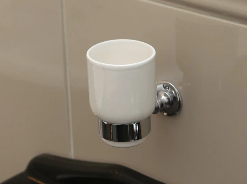 Стакан для ванной керамический, цвет чёрный, фурнитура хром, Devon&Devon First Class DD33070CRNE (детальная фотография) index_1