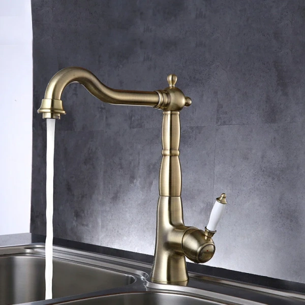 Смеситель для кухни Lemark Villa LM4805B (детальная фотография), классические, ретро, с элементами керамики