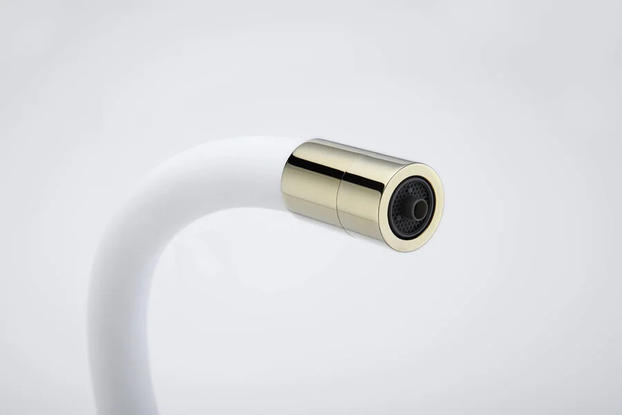 Смеситель для кухни Paulmark Salix золото/белый Sa213419-Gw (детальная фотография), высокие, округлая форма, для питьевой воды с фильтром