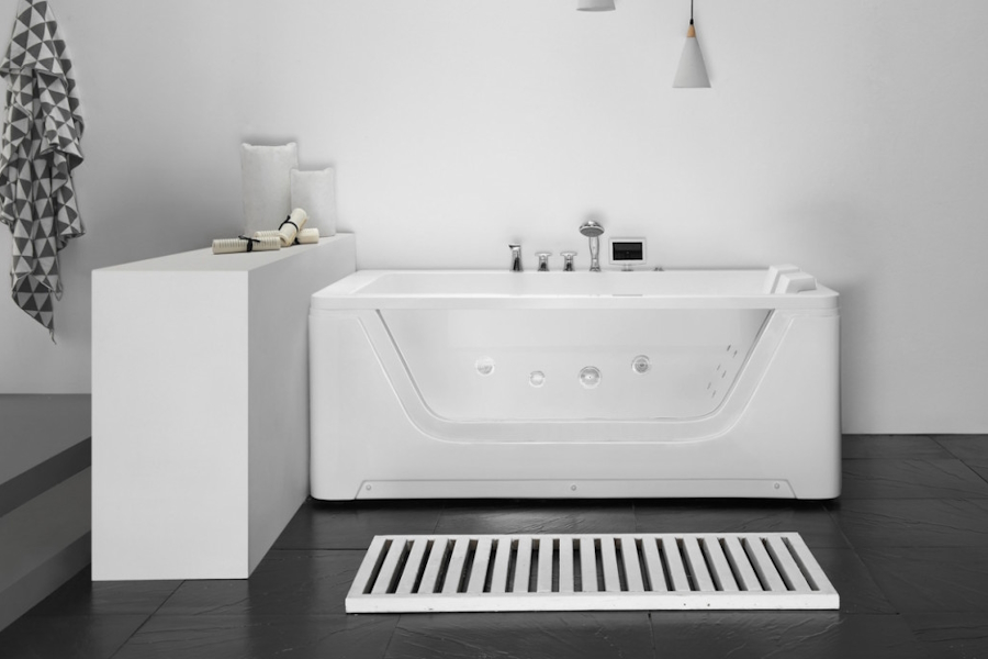 Ванна акриловая Gemy G9226 172х121 см прямоугольная (детальная фотография), с гидромассажем, со смесителем на борту, большие, двухместные, глубокие