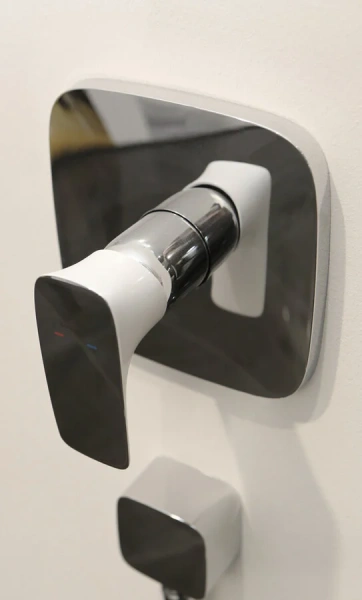 Смеситель для душа Hansgrohe PuraVida хром/белый 15665400 (детальная фотография), современные, hi-tech