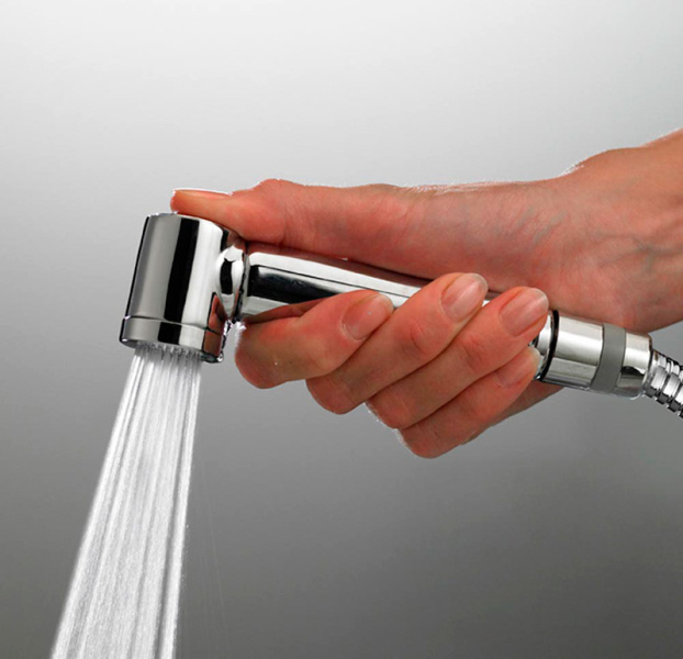 Гигиенический набор Bossini C69004 CR C69004B.030 (детальная фотография), комплект с лейкой, шлангом и держателем