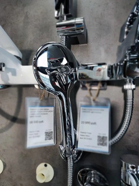 Смеситель для ванны Lemark Atlantiss с коротким изливом LM3254C (детальная фотография), современные, hi-tech