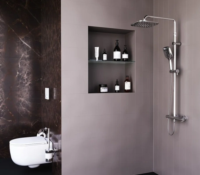 Душевая стойка Damixa Option с термостатом, квадратная DX218092000 (детальная фотография), хром