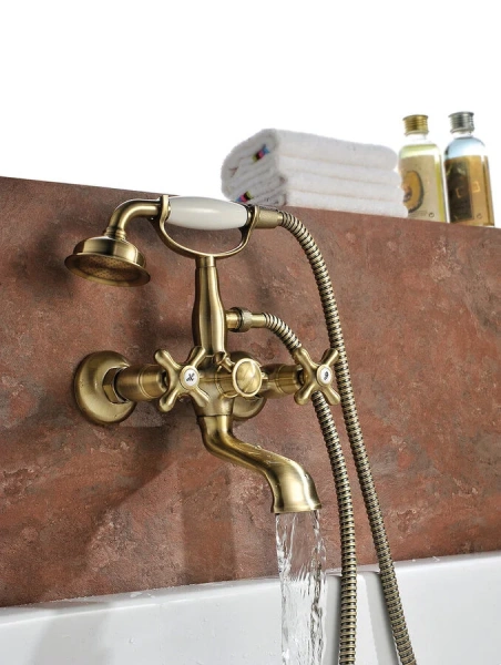 Смеситель для ванны Lemark Vintage LM2812B (детальная фотография), классические, ретро, с элементами керамики