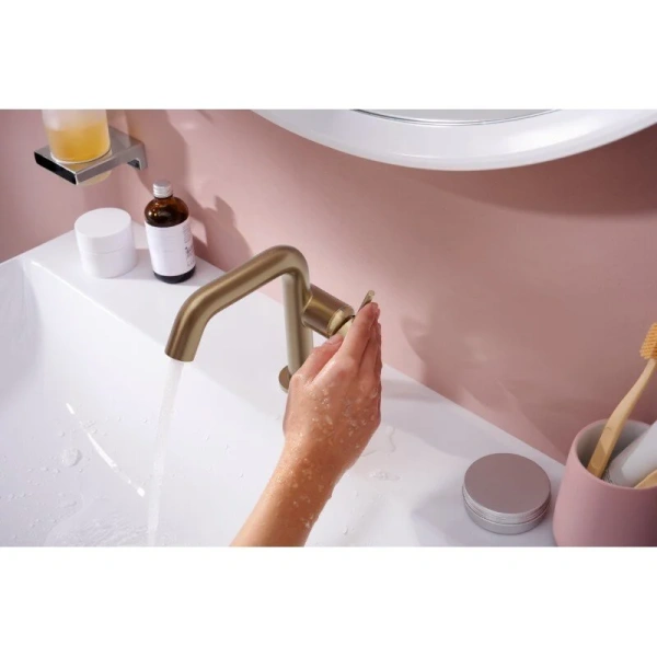 Смеситель для раковины Hansgrohe Tecturis S шлифованная бронза 73320140 (детальная фотография), на раковину